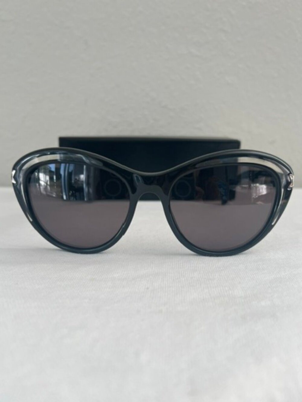 Givenchy SGV 931 COL. 0U88 Italy Black Cat Eye Sunglasses Shades